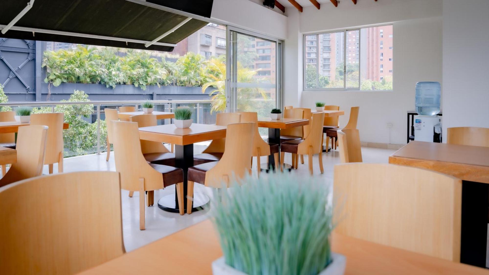Hotel Madeiro Medellin Ngoại thất bức ảnh