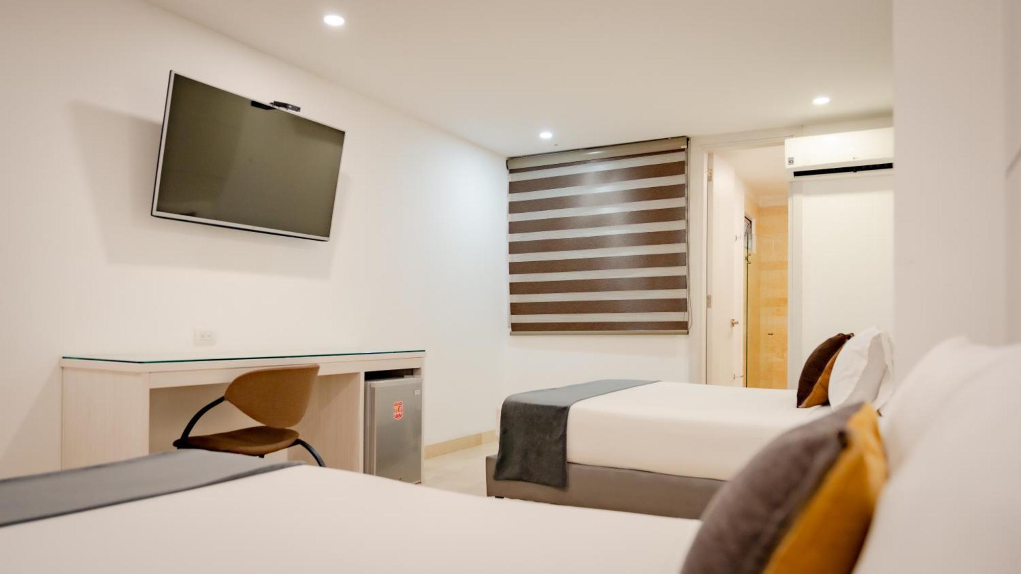 Hotel Madeiro Medellin Ngoại thất bức ảnh