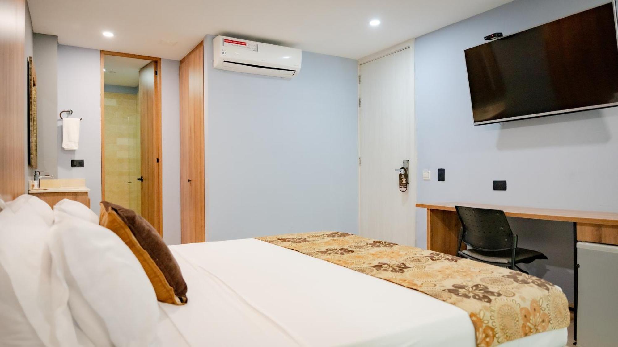 Hotel Madeiro Medellin Ngoại thất bức ảnh