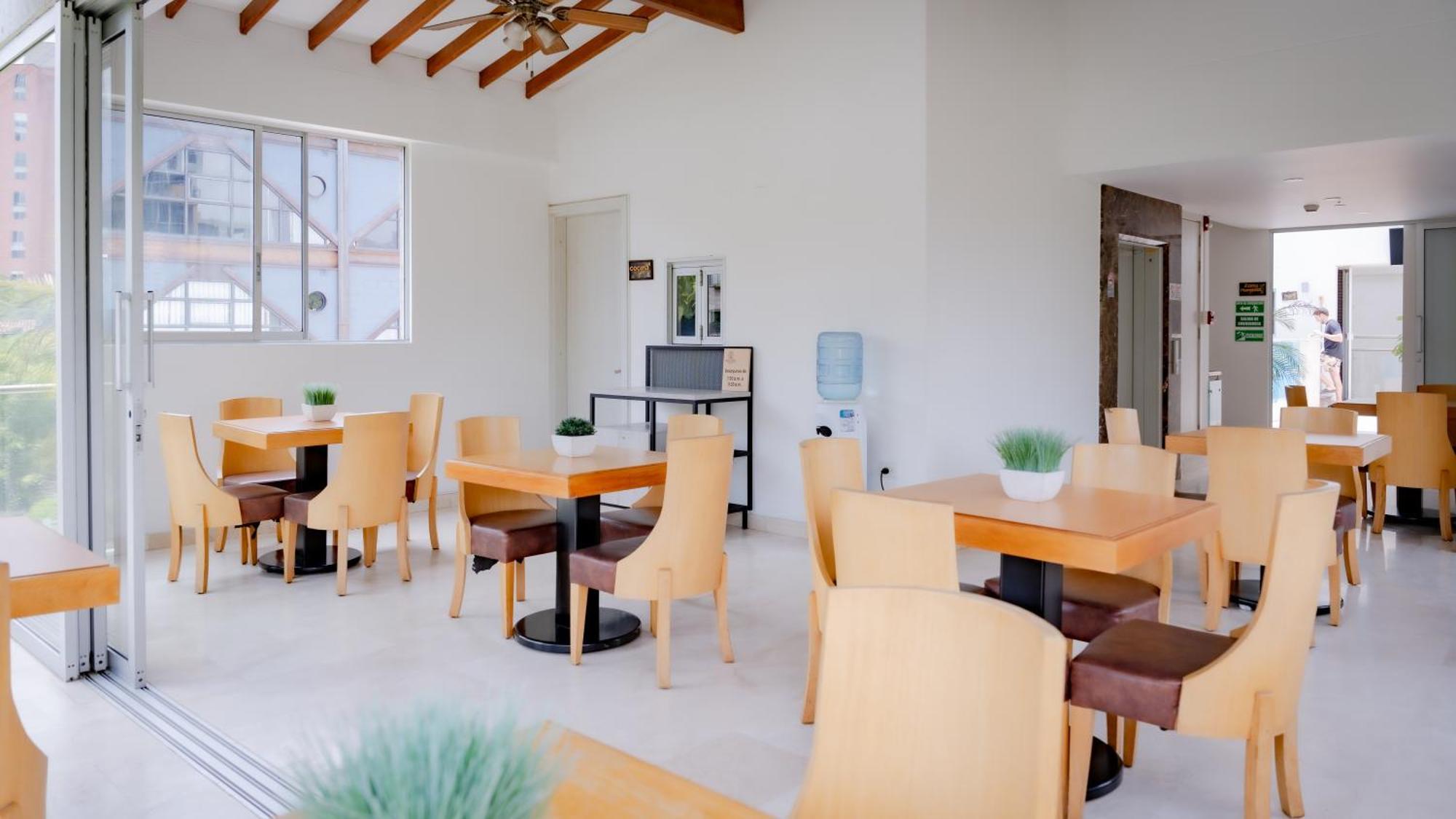 Hotel Madeiro Medellin Ngoại thất bức ảnh