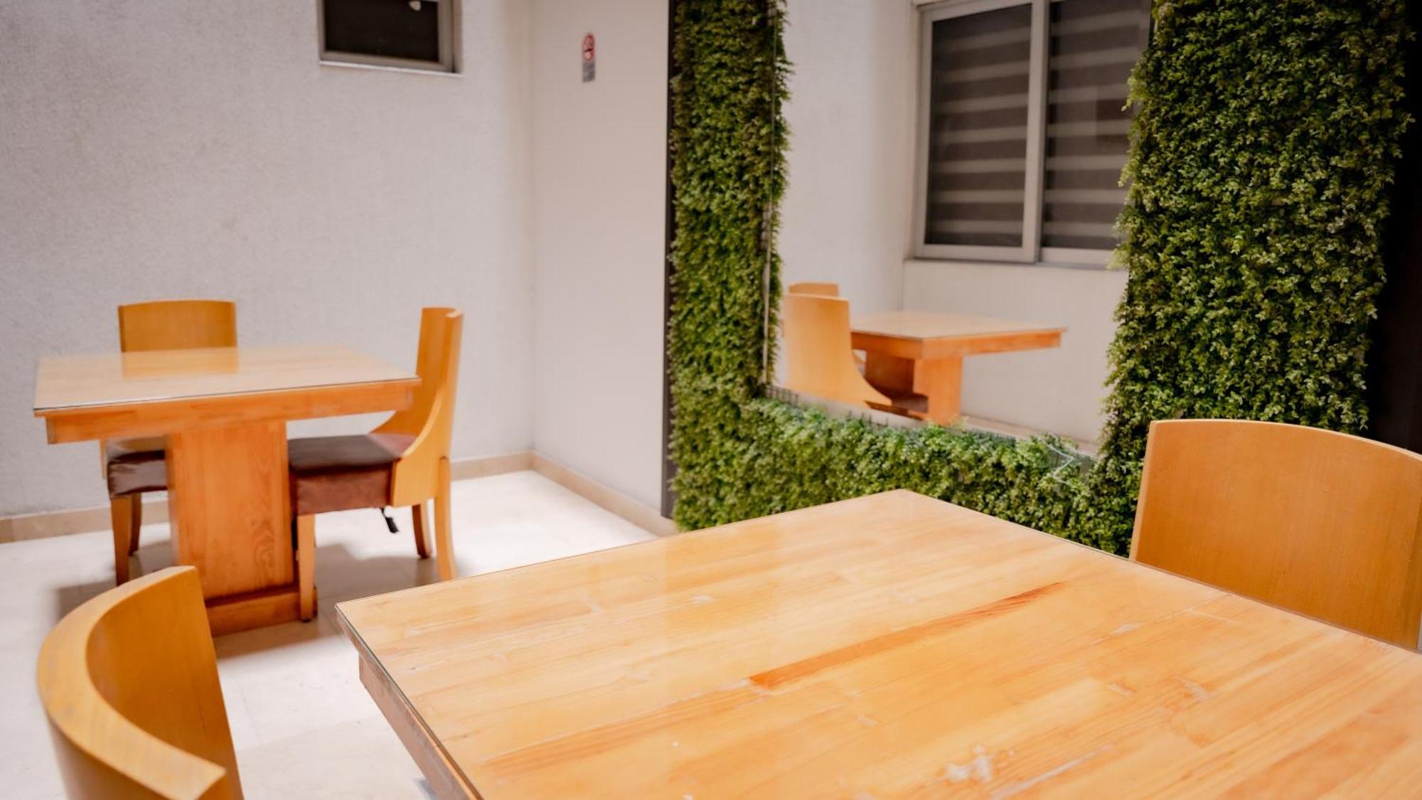 Hotel Madeiro Medellin Ngoại thất bức ảnh