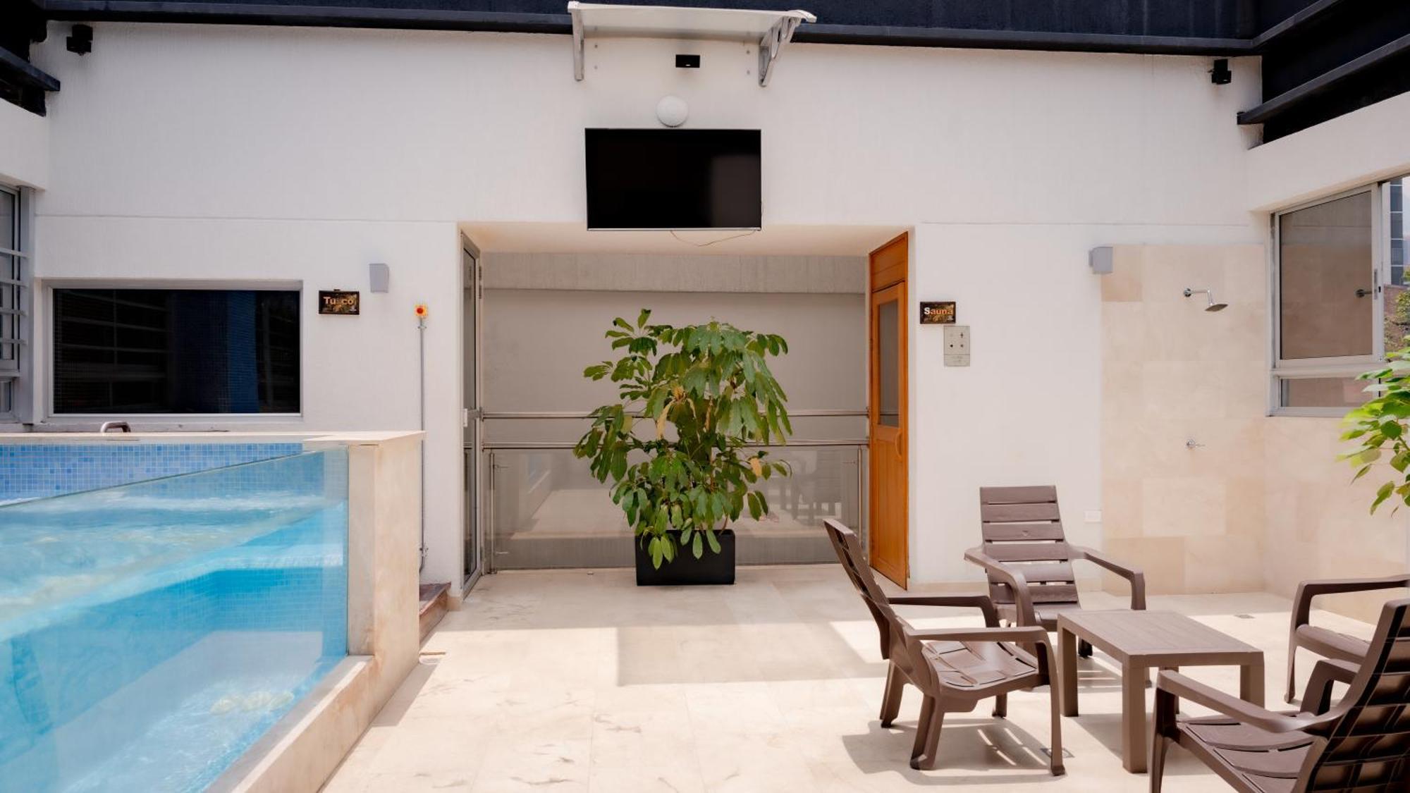 Hotel Madeiro Medellin Ngoại thất bức ảnh