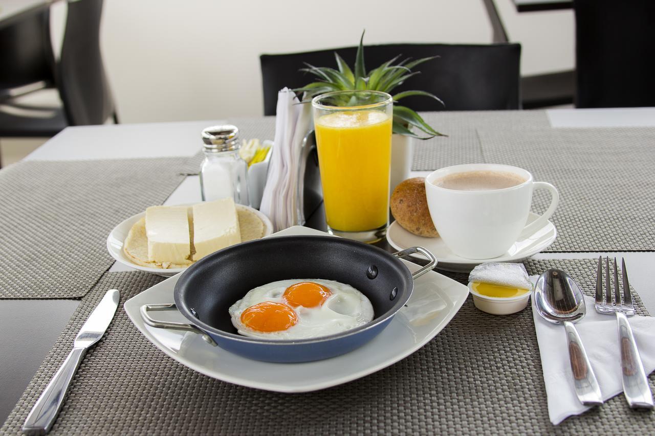 Hotel Madeiro Medellin Ngoại thất bức ảnh